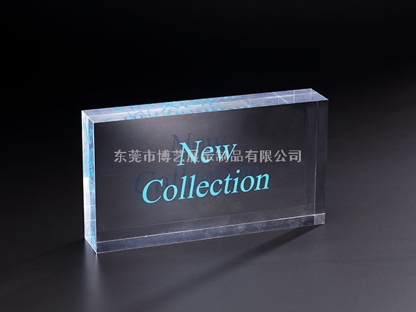 市面上的有機玻璃展示架定制貴嗎？