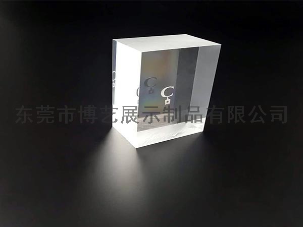 無(wú)縫熱壓金屬展示臺(tái) 無(wú)縫熱壓金屬展示臺(tái)